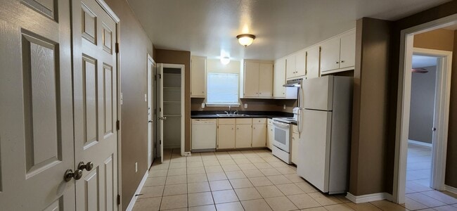 Building Photo - 2262 FM2864