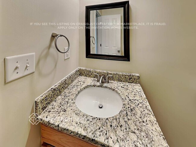 Building Photo - 7307 Lamplighter Close Dr