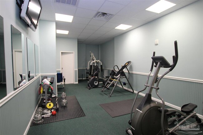 Building Photo - 825 Bayshore Dr