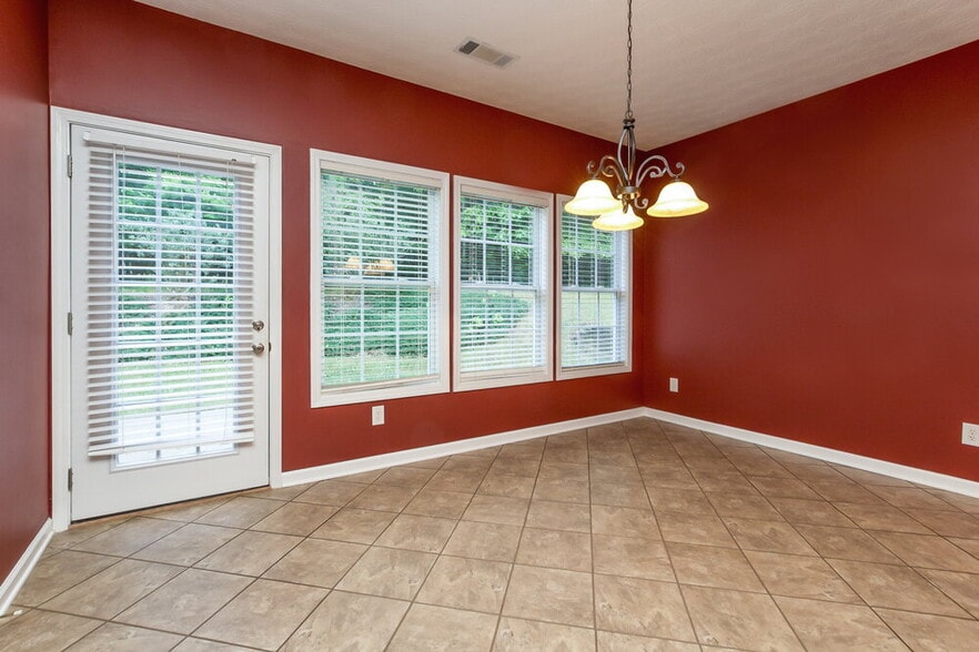 Building Photo - 6739 Island Pointe Dr
