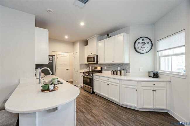 Building Photo - 9073 Spring Green Loop