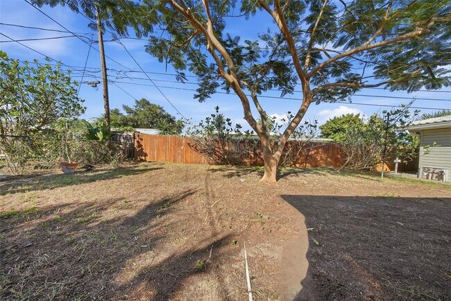 Building Photo - 11373 62nd Ave N