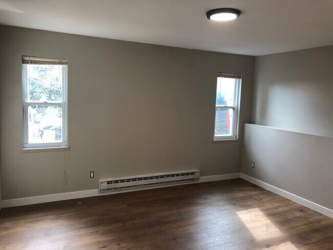 Building Photo - 30803 Hilltop Dr