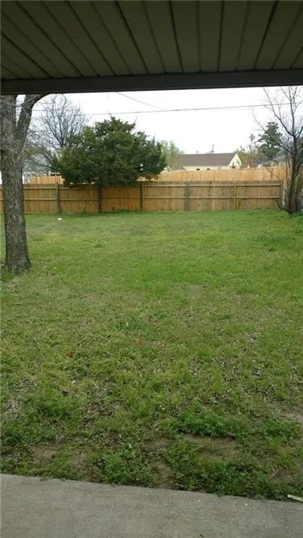 Building Photo - 1705 NW Euclid- AVAILABLE NOW!