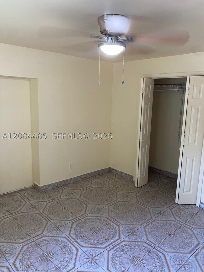 Building Photo - 14805 NE 10th Ct