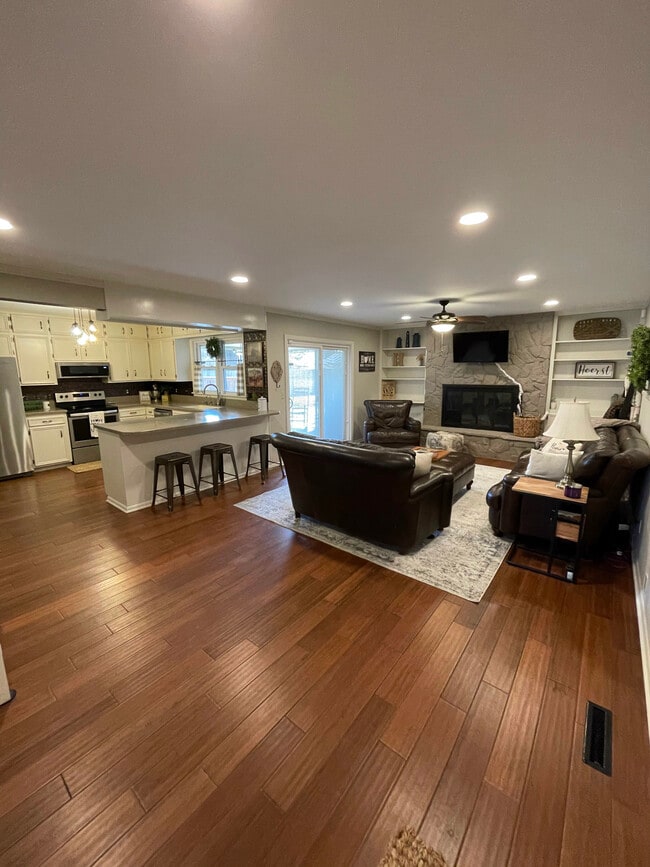 Building Photo - 5801 E Rockhill St