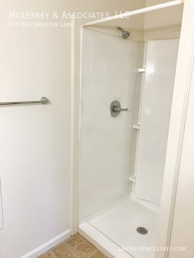 Building Photo - 869 Westminster Ln