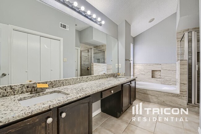 Building Photo - 2112 Churchill Downs Dr