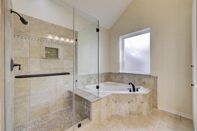 Building Photo - 5022 Coral Gables Dr