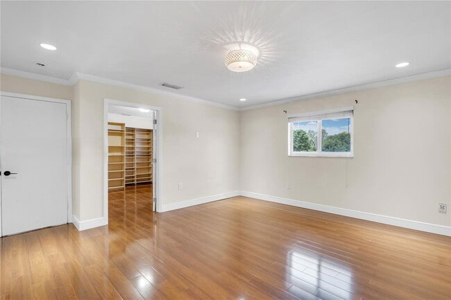 Building Photo - 1825 SW 125th Ct