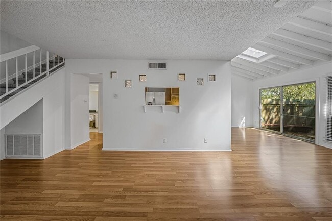 Building Photo - 8903 Trone Cir