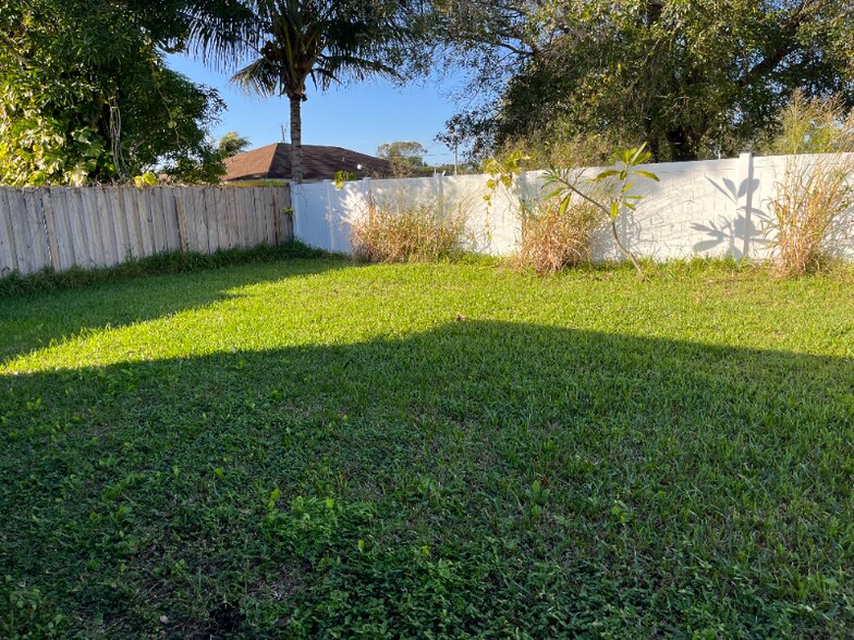 Building Photo - 6837 1st St