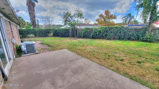 Building Photo - 2472 Fernside Rd