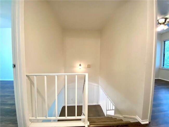 Building Photo - 9535 Quail Village Ln