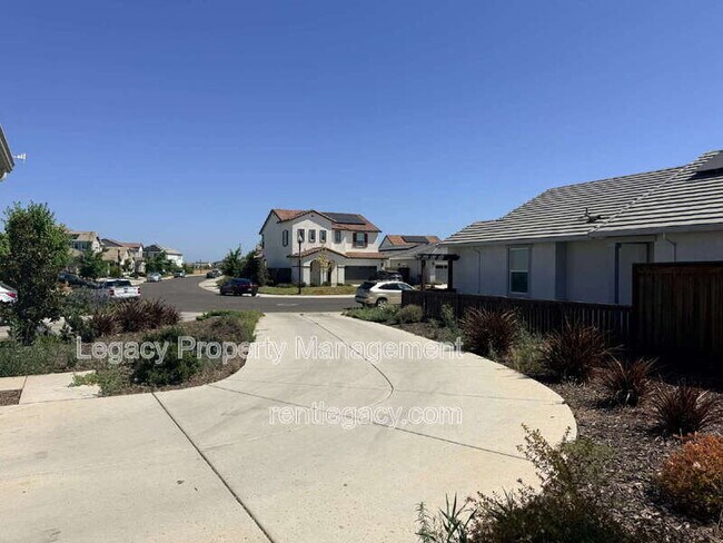 Building Photo - 8332 Taylormade Wy