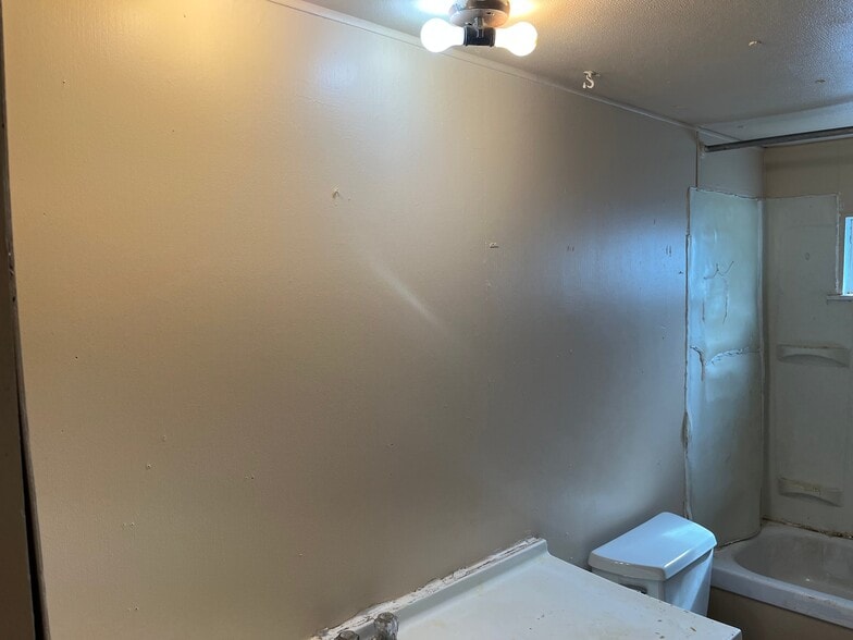 Building Photo - 1130 MT-135