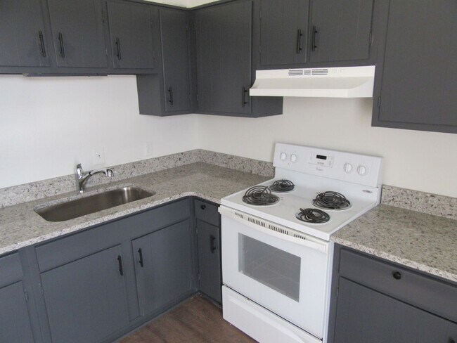 Building Photo - 2814 N Panama Ave