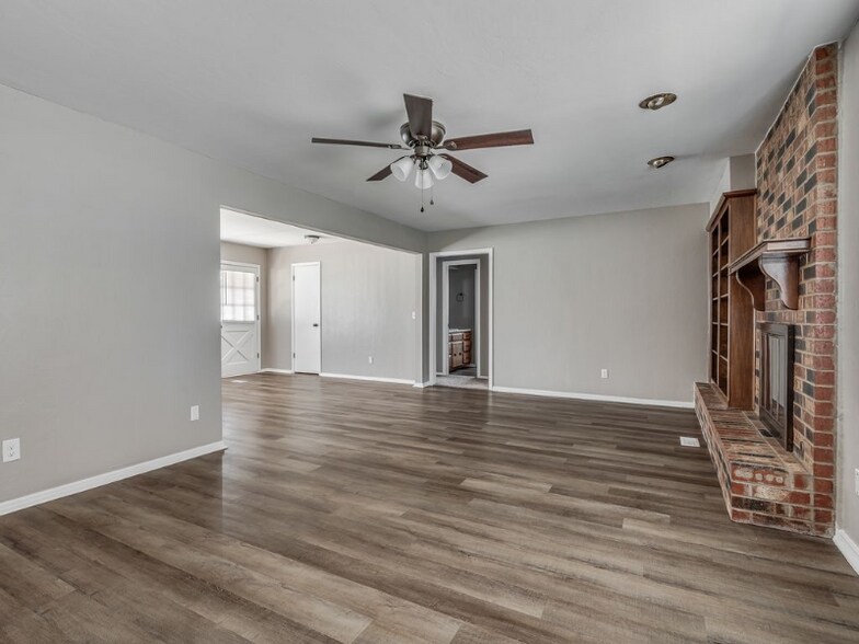Building Photo - 715 S Pleasant View Dr