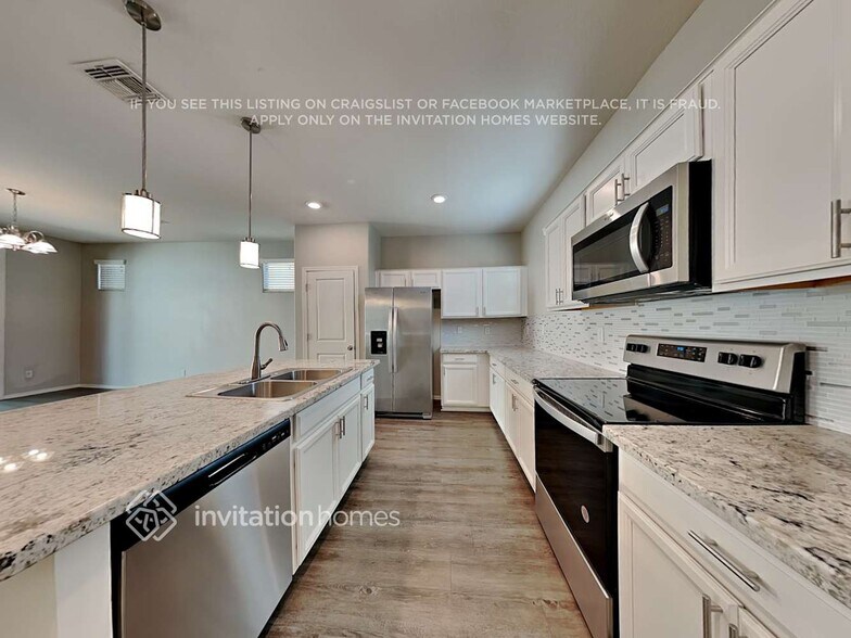 Building Photo - 16524 W Jenan Dr