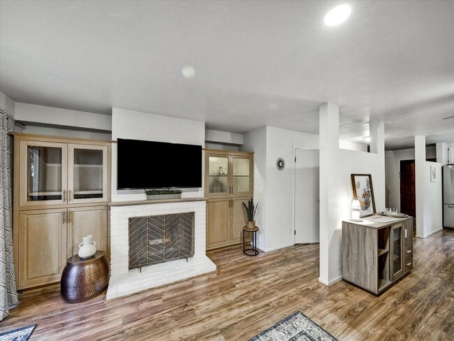 Building Photo - 2bd/1.5 Bathrooms - Sonoma Racquet Club - ...