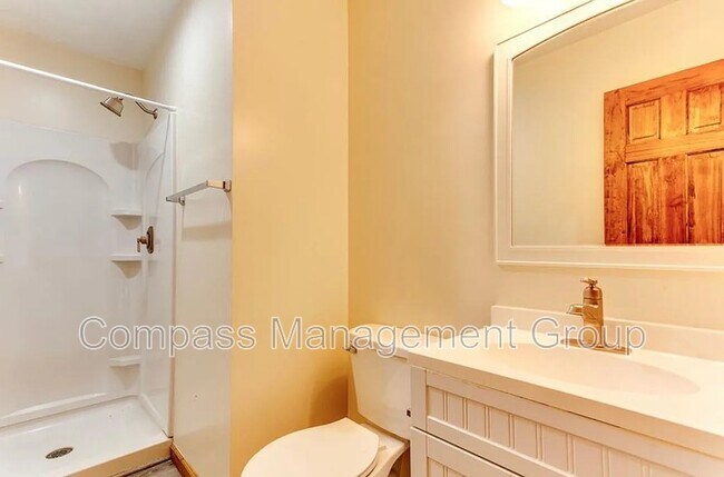 Building Photo - 9204 Topoco Dr