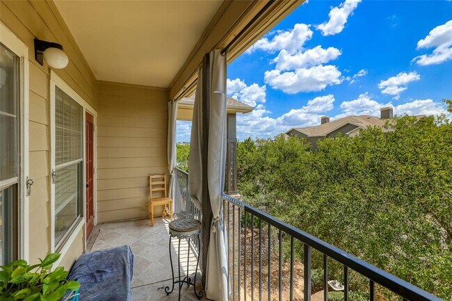 Building Photo - 2320 Gracy Farms Ln