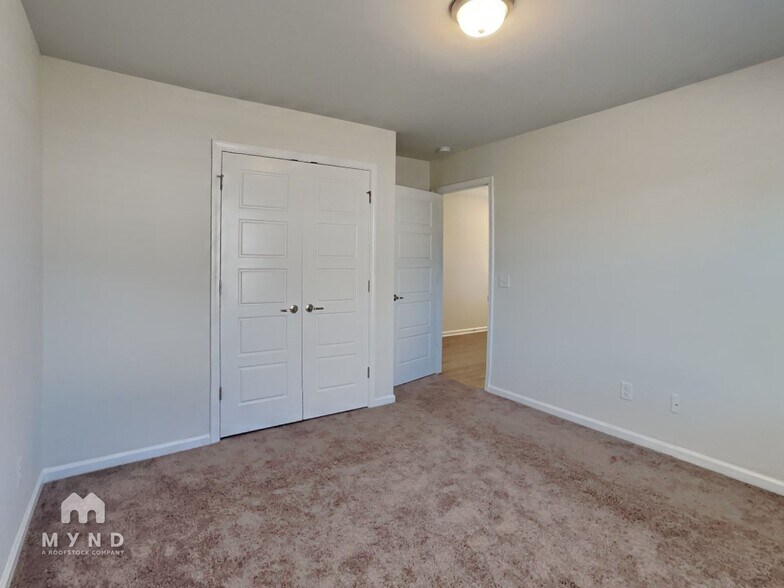 Building Photo - 120 Dasher Dr