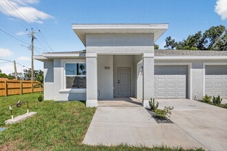 Building Photo - 1503 8th Ave E