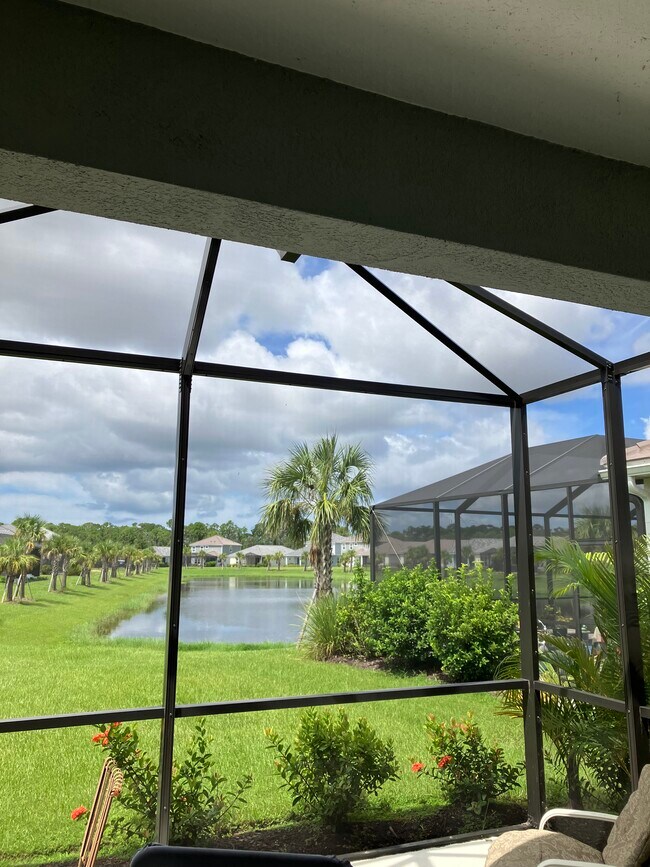 Building Photo - 9912 Crystal Isles Cir
