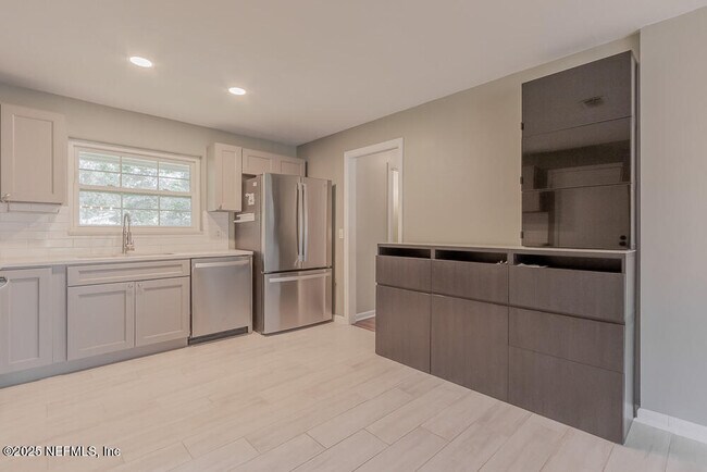 Building Photo - 5044 Somersby Rd