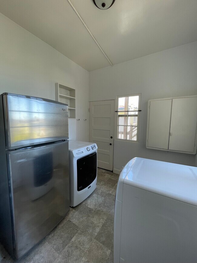 Building Photo - 2632 Post St