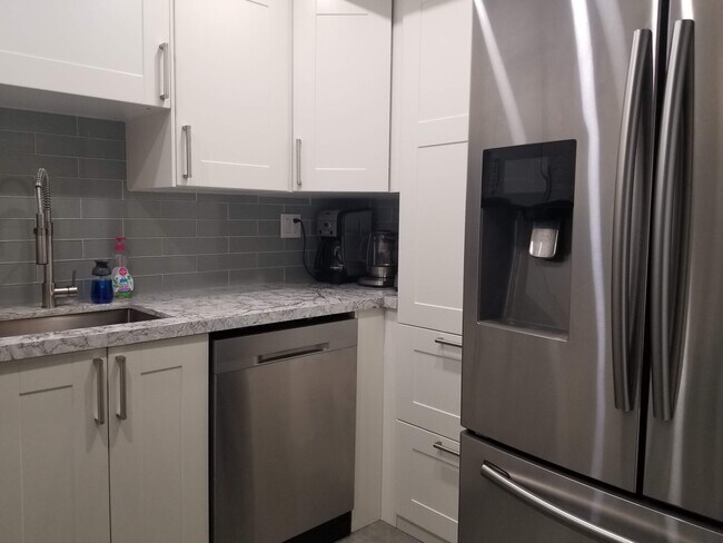 Building Photo - 3412 Franklin Ave