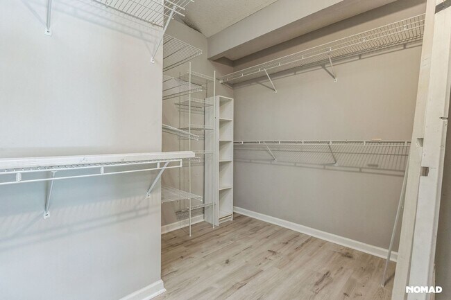 Building Photo - Spacious 5BR House in Marietta