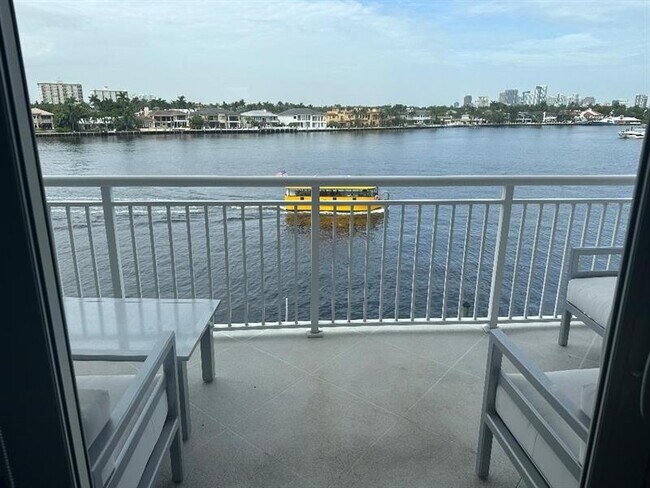 Building Photo - 511 Bayshore Dr