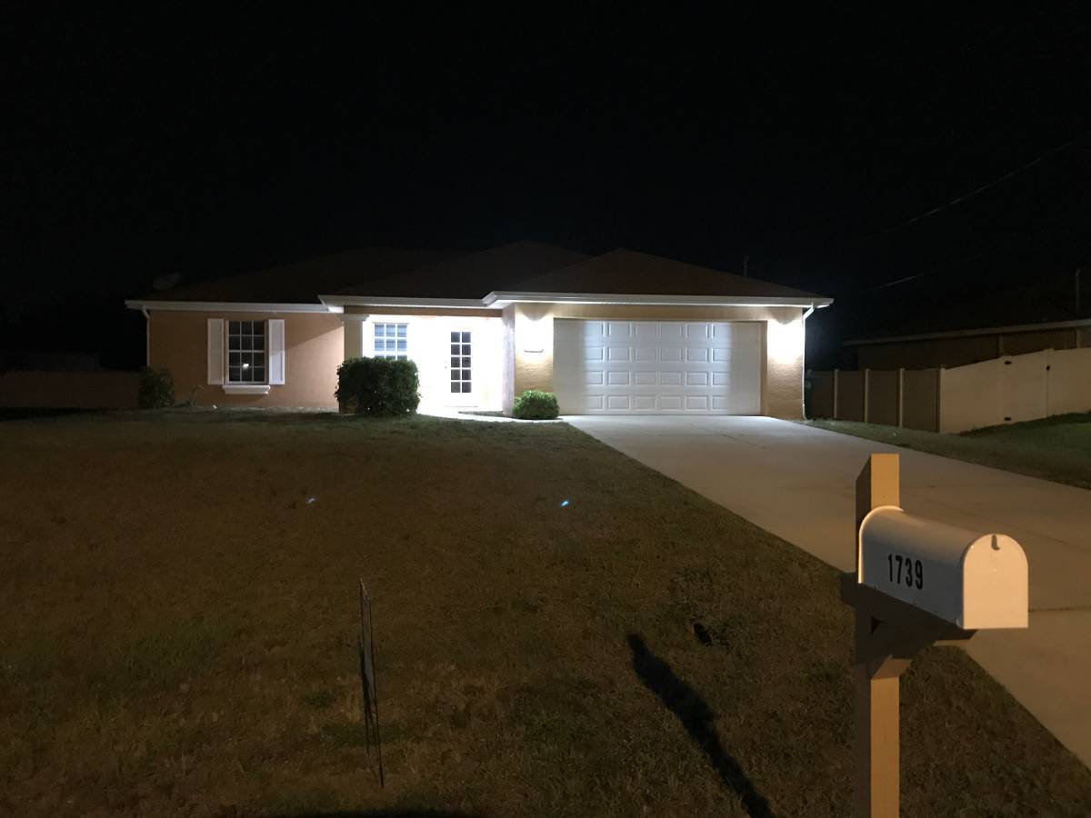 Building Photo - 1739 NW 19th Ter