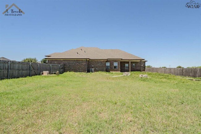 Building Photo - 10 Freedom Cir