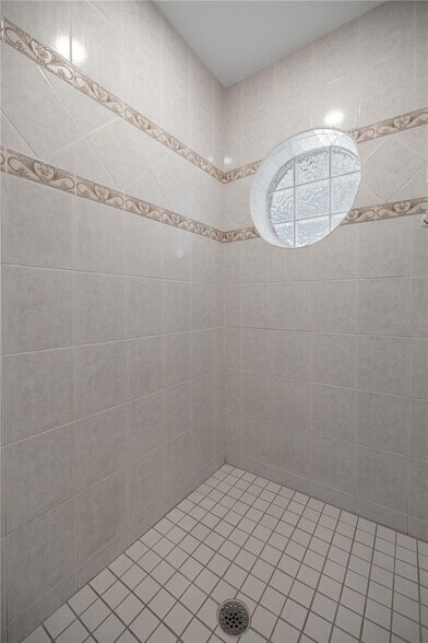 Building Photo - 1628 SE 29th Terrace