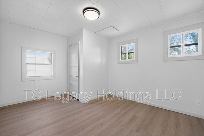 Building Photo - 109 Howard St