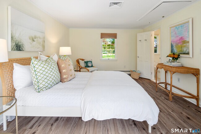 Building Photo - 206 Wolfpit Ave