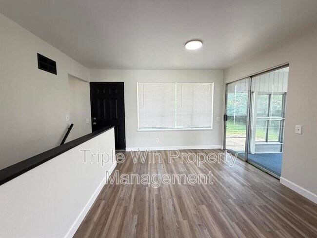 Building Photo - 2257 Luxmore Dr