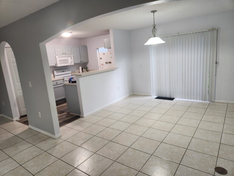 Building Photo - 9965 Ashburn Lake Dr