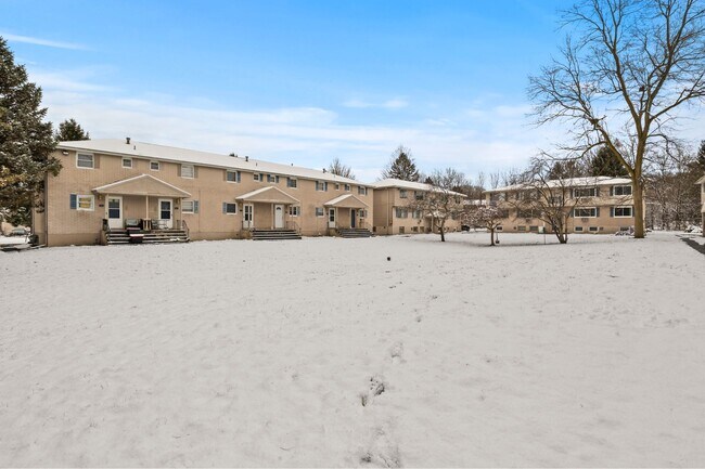 Building Photo - 1 Bed/1 Bath RENOVATED Camillus Apartments...