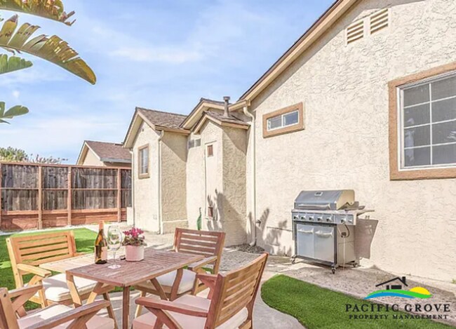 Building Photo - Bright and Roomy 2 Bedroom 2 Bathroom Home