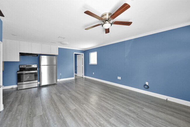 Building Photo - 11375 Allwood St