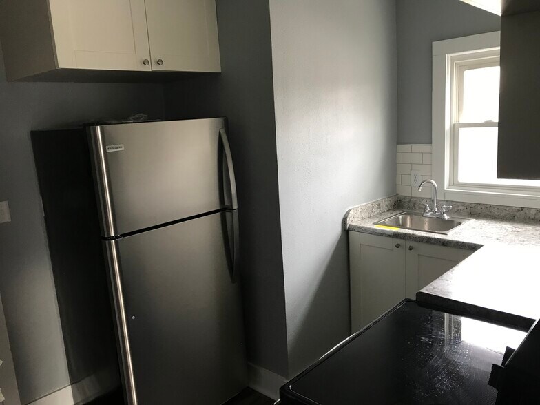 Building Photo - 508 Niagara Ave