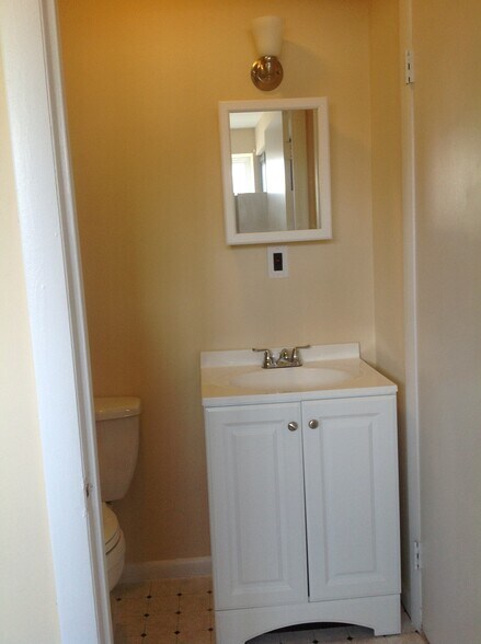 Building Photo - 758 Ashland Ave