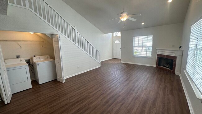 Building Photo - 3480 Daylily Ln