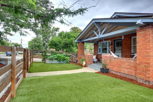 Building Photo - 803 E Ellsworth Ave