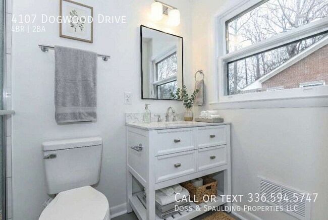 Building Photo - 4107 Dogwood Dr