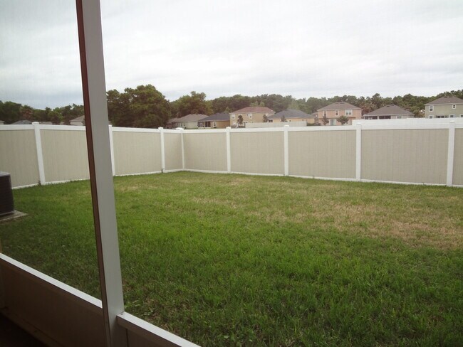 Building Photo - Beautiful 3BR Home in Mallory Square, Lawn Care Included